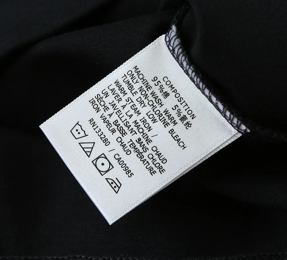 LP's new modal air layer sweatshirt, handsome and fashionable, simple Versatile style. The top-notch printed embossed letter pattern logo on the chest, the cotton fabric is not only stiff and maintains the trendy silhouette, but also comfortable to wear, and the yarn is more delicate, Sizes M-4XL